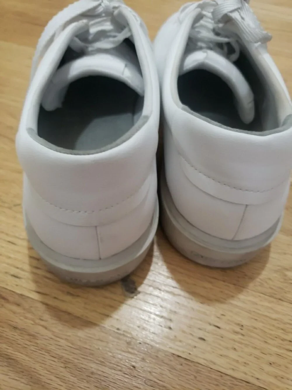 Everlane Releather Tennis Shoe White Unisex W12 M10 Classic Recycled Preppy